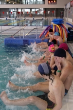 Zajęcia z nauki pływania na basenie Aquarius